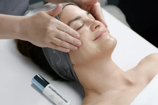 肌悩みにピンポイントでアプローチ。目的別に選ぶ美容液