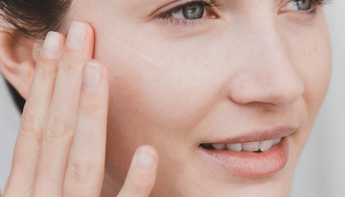 秋の肌トラブルの原因とは?スキンケアのポイントは、角質ケア、紫外線ケア、保湿ケア